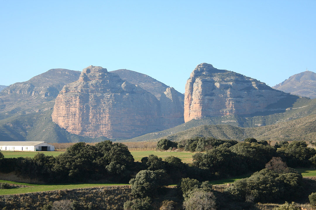 Salto de Roldán. Peña San Miguel y peña Aman.