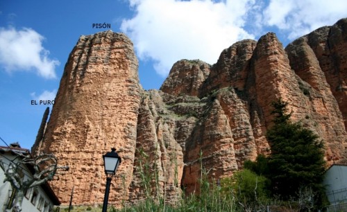 Riglos 1 Vista de los Mallos desde el interior de Riglos Vista de los Mallos desde el interior de Riglos