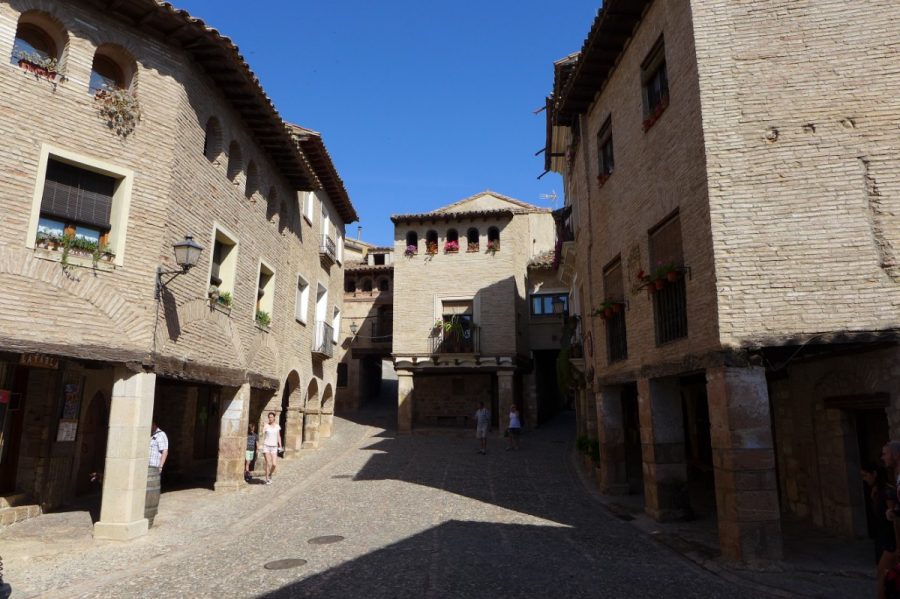Plaza Mayor de Alquezar